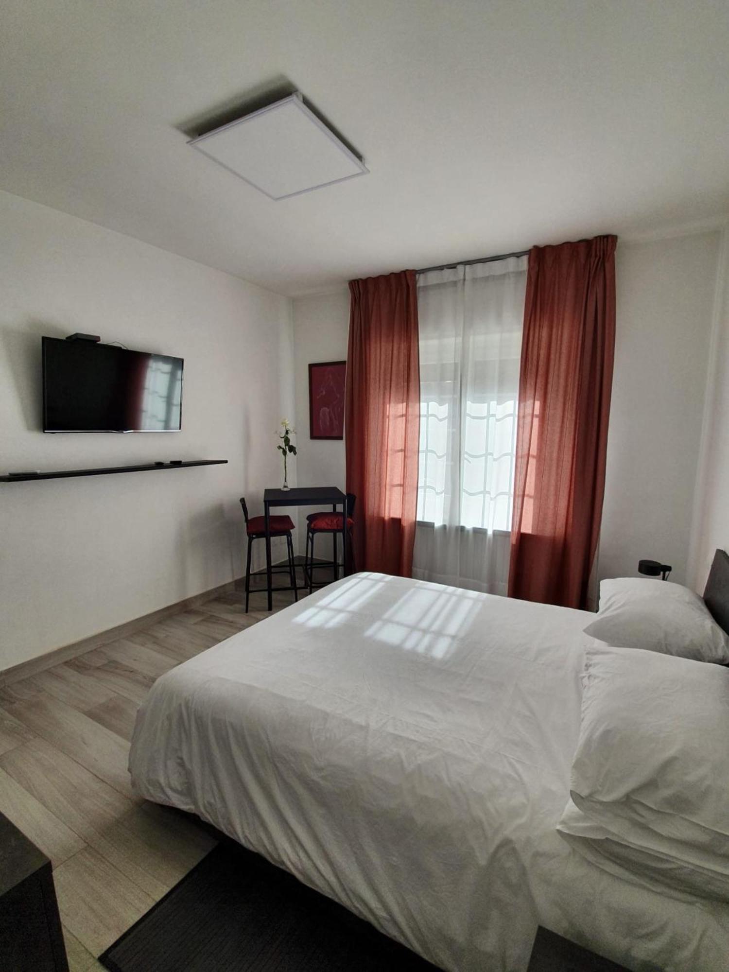 Отель Bergamo - La Casa Di Gianna Нембро Экстерьер фото