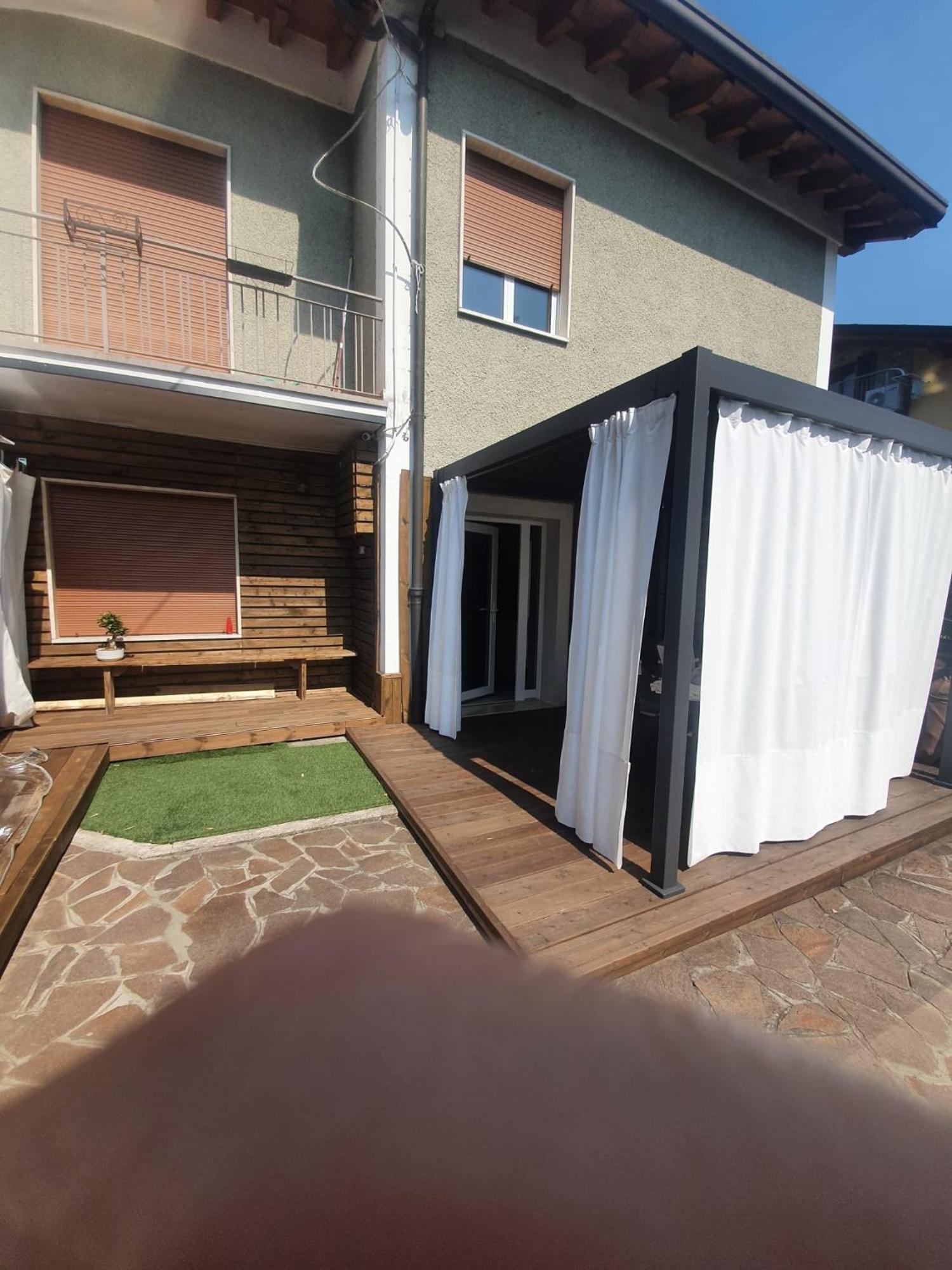 Отель Bergamo - La Casa Di Gianna Нембро Экстерьер фото