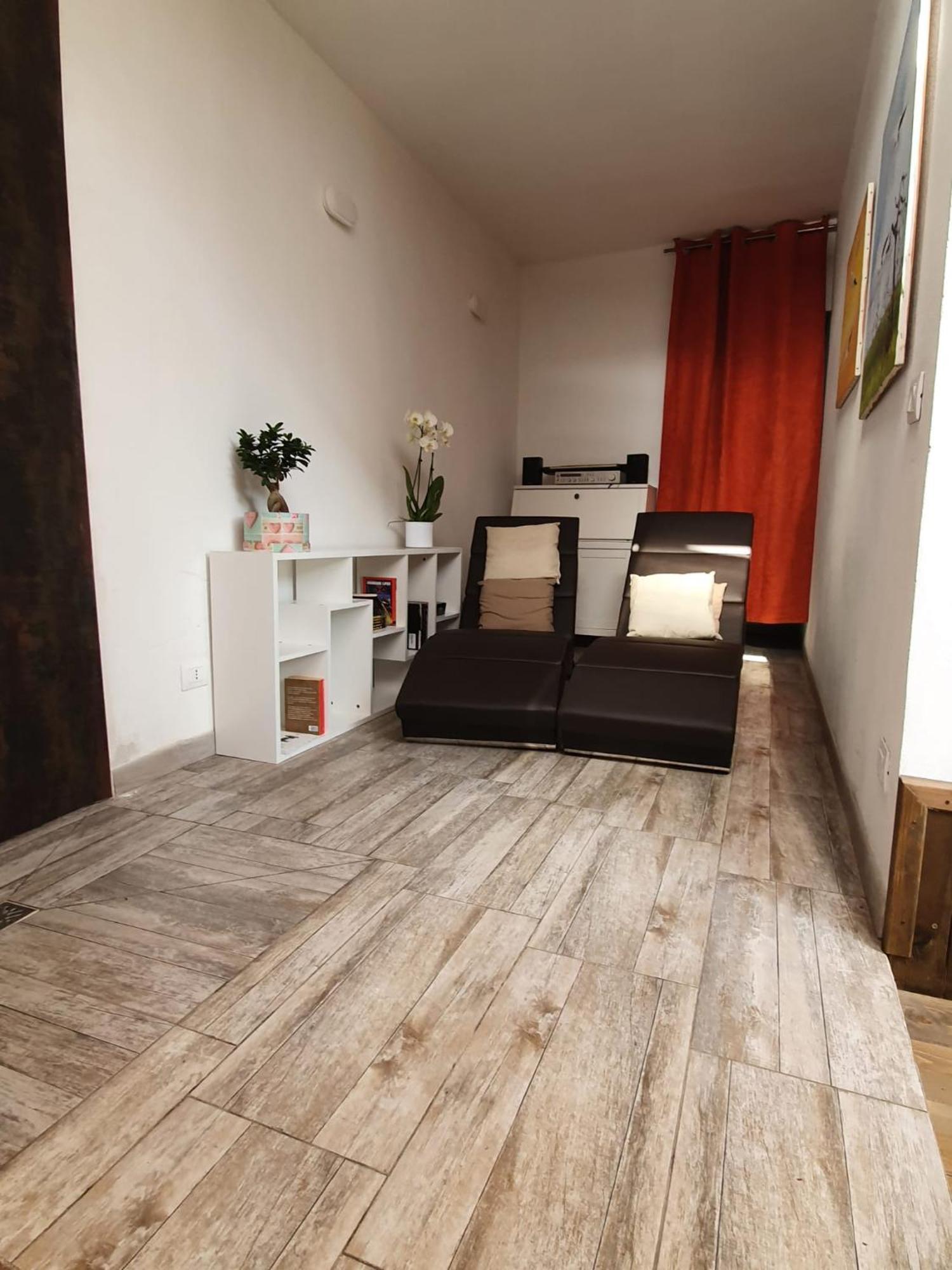 Отель Bergamo - La Casa Di Gianna Нембро Экстерьер фото