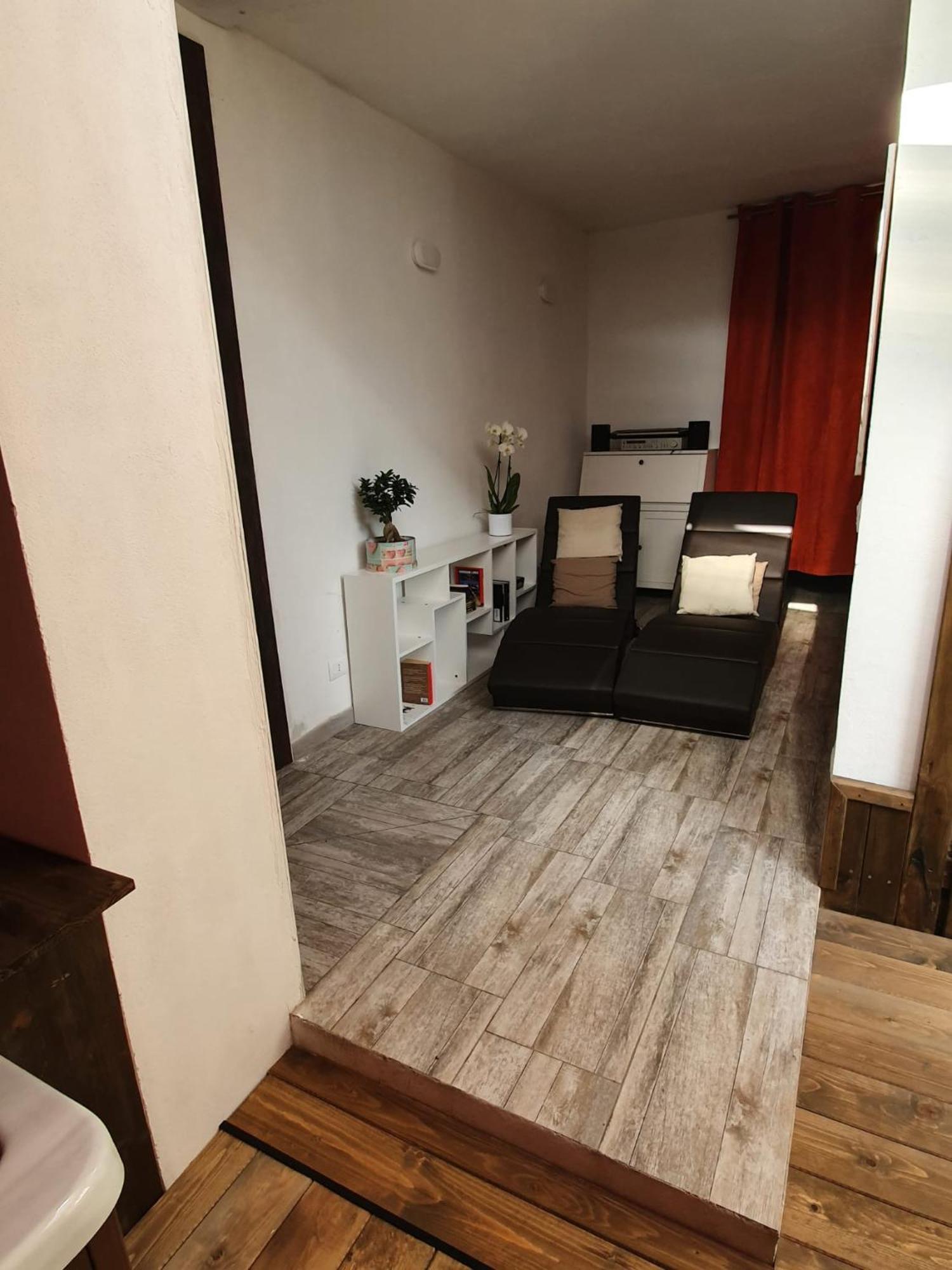 Отель Bergamo - La Casa Di Gianna Нембро Экстерьер фото